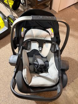 Nuna PIPA Infant Car Seat and upper baby adapter