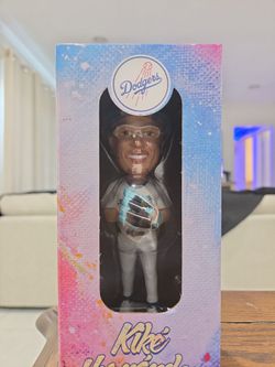Kike hernandez pitcher bobblehead