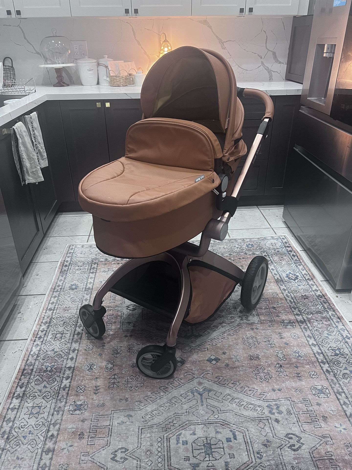 HOT MOM bassinet & stroller Brown Leatherette Excellent Condition