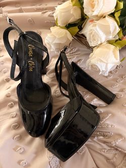 Women’s platform heels size 6