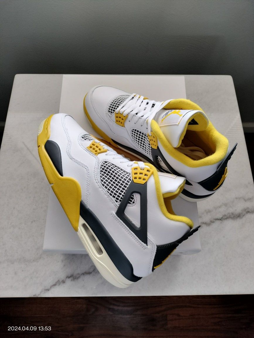 Women's Air Jordan 4 "Vivid Sulfur