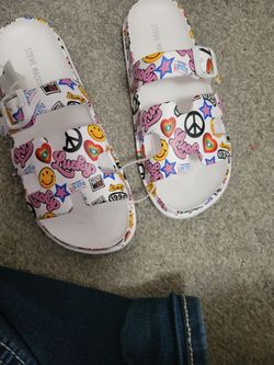 Size 4 kids sandals