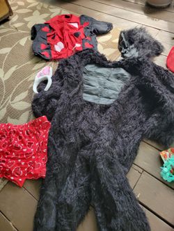 Gorilla costume with fun accessories