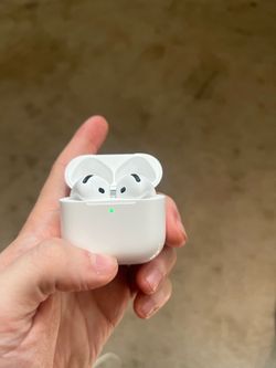 Apple AirPods 4 with Charging Case
