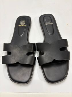 Women’s black sandals, size 10