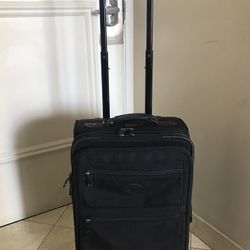Black Kirkland Signature 2-wheel soft-case carry-on luggage