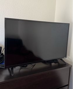 Smart TV w/ Remote