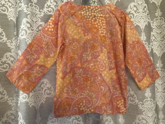Woman tops $2 each, size fits M to L