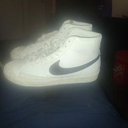 Nike Hi To Pops Size 13