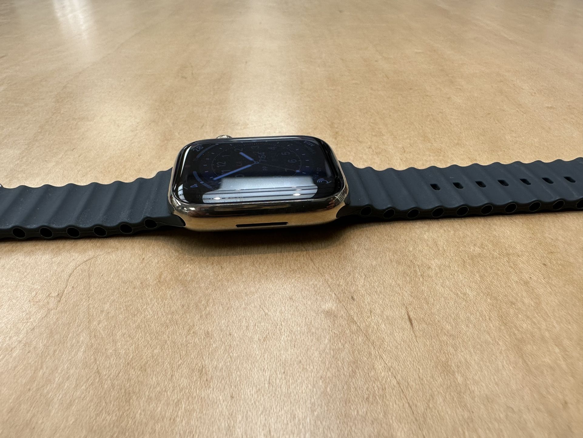 Apple Watch Series 7 Stainless Steel Gold 45mm Smartwatches