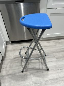 Folding Portable Stool with Footrest /Tall Bar Stool