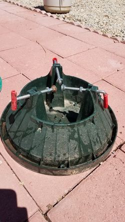 2 Christmas tree bases