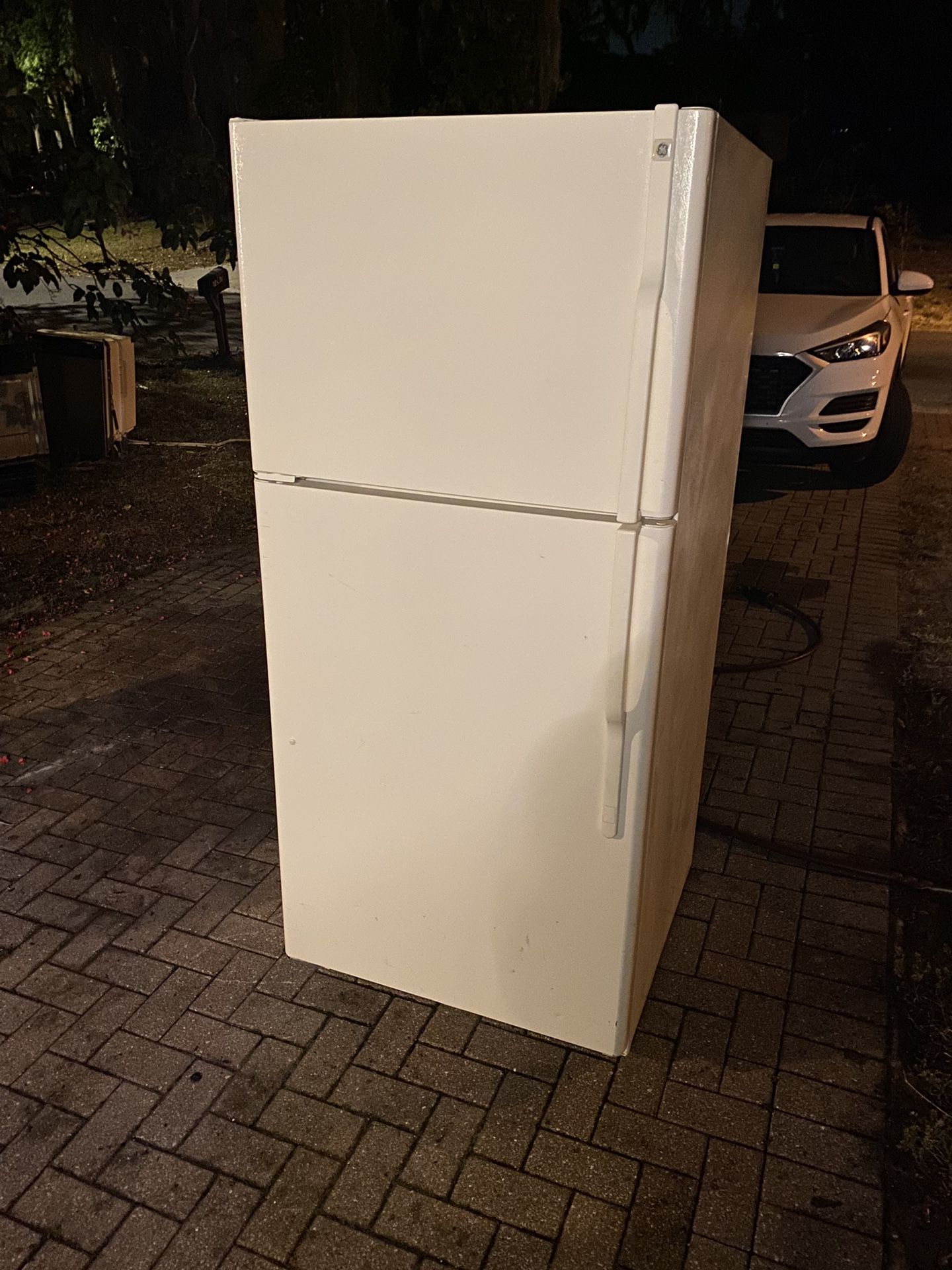 GE Appliances Refrigerator 
