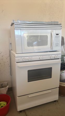 Frigidaire stove & microwave