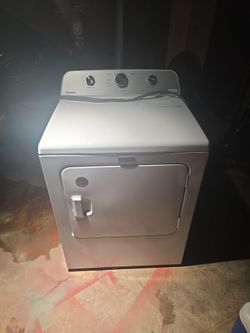 Maytag 250 dryer, I accept offers. ______Secadora marca maytag 250 acepto afertas esta casi nueva