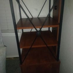 WOW GREAT CONDITION ENTERTAINMENT CENTER 