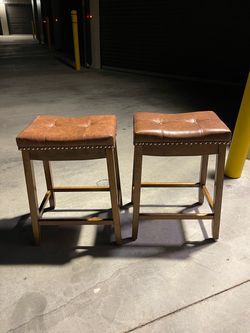 Saddle Bar Stools Set of 2, 29-Inch Bar Height Barstools w/PU Leather Seat, Solid Rubber Wood Frame, Footrest, Mid-Century Backless Bar Stools for Kit