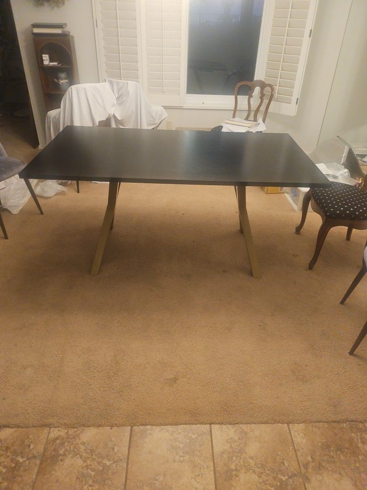 Black Table-NEEDTO SELL THIS WEEKEND!!! 