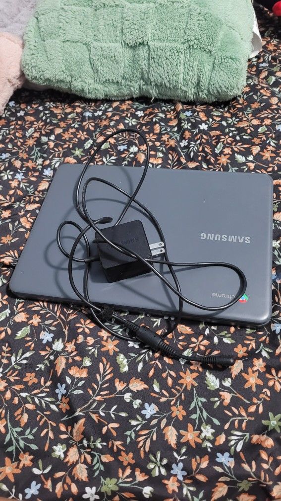 Used chromebook Comes With Charger 