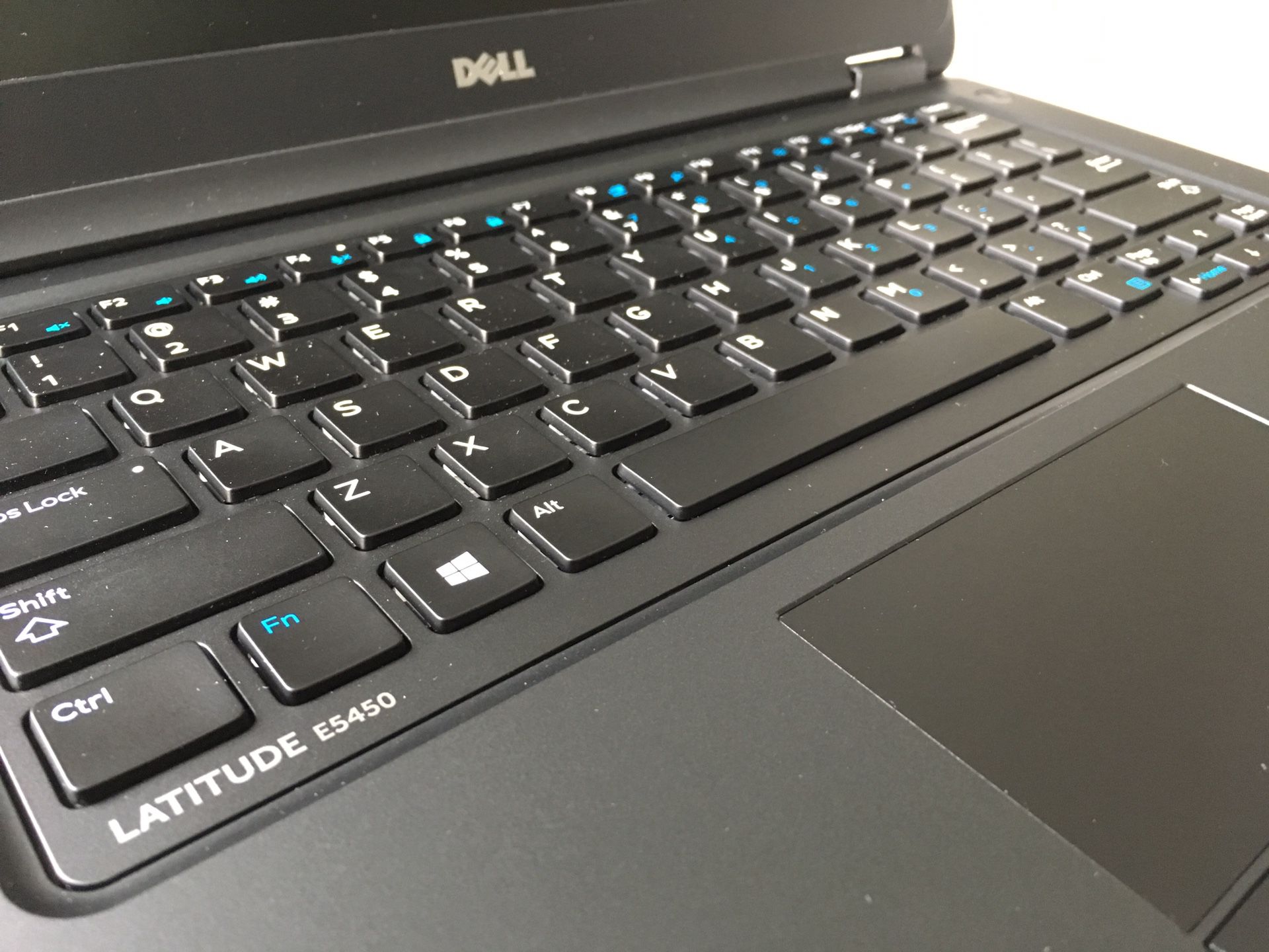 Dell Laptop E5450 in Excellent Condition - Windows 10 And Office 2016