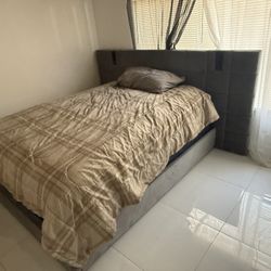 Queen Size bed Frame / With Mattress 