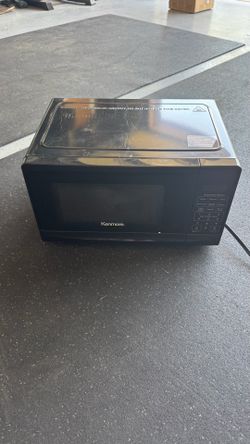 Kenmore Compact Countertop Microwave Oven (Black)
