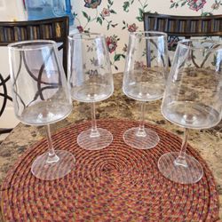 Stemmed Wine Glasses  Set of 4)
