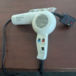 Andis 1600 Hair Blower For Women