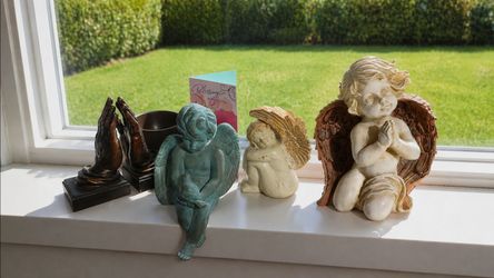 BEAUTIFUL SET OF ANGEL STATUES
