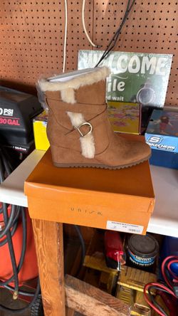 Multi fabric boots brown size 9M