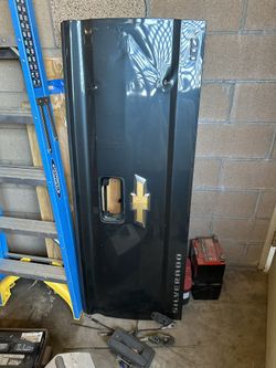 2018 Chevy Truck Tailgate
