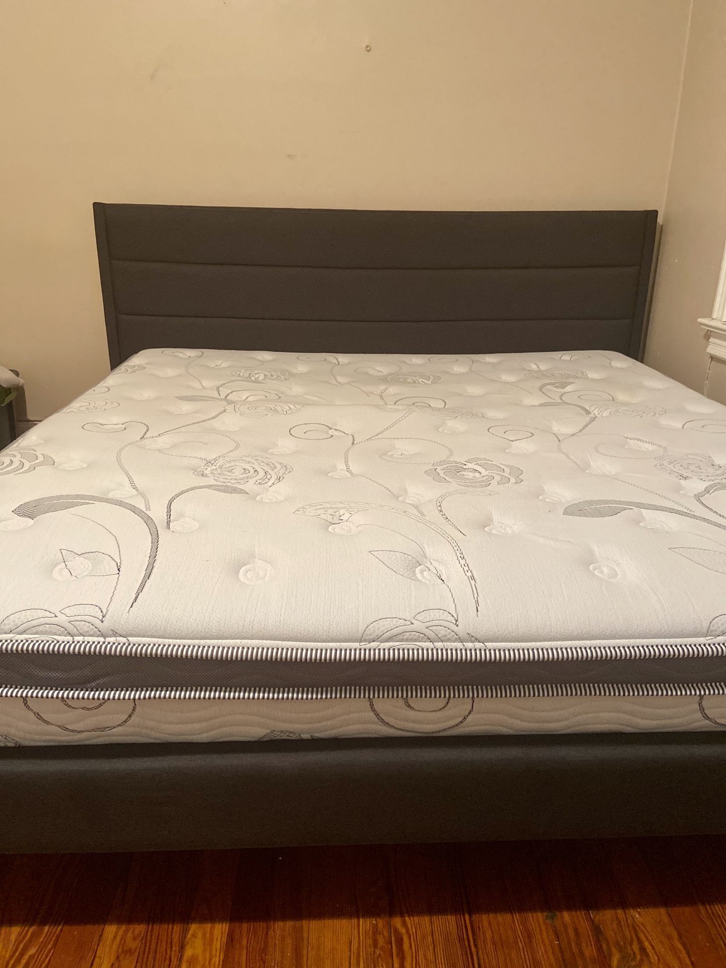 King Size Bed with Hybrid Matress