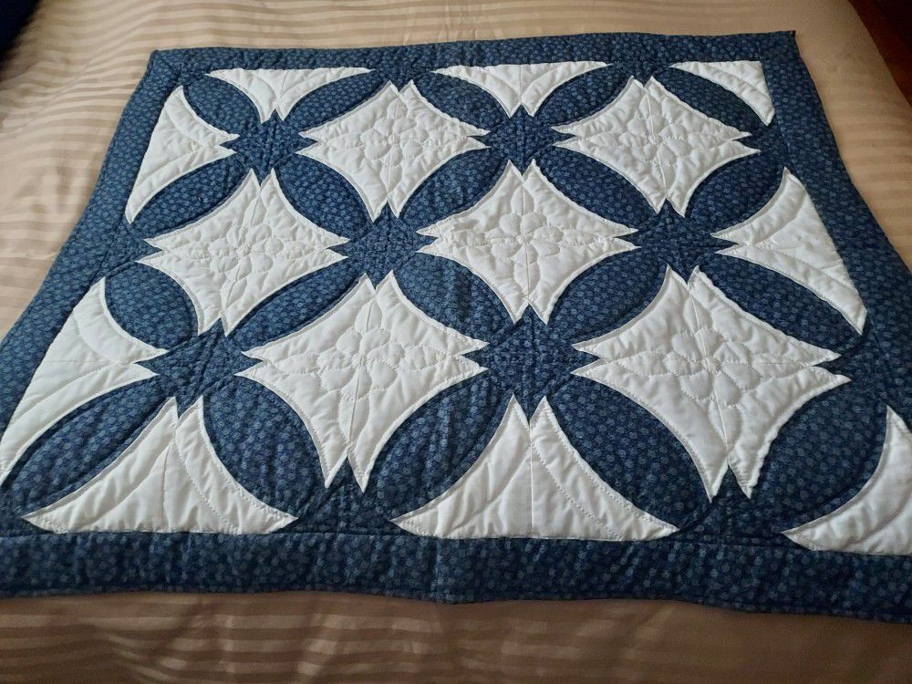 Small Quilt/ Double Wedding Ring Pattern