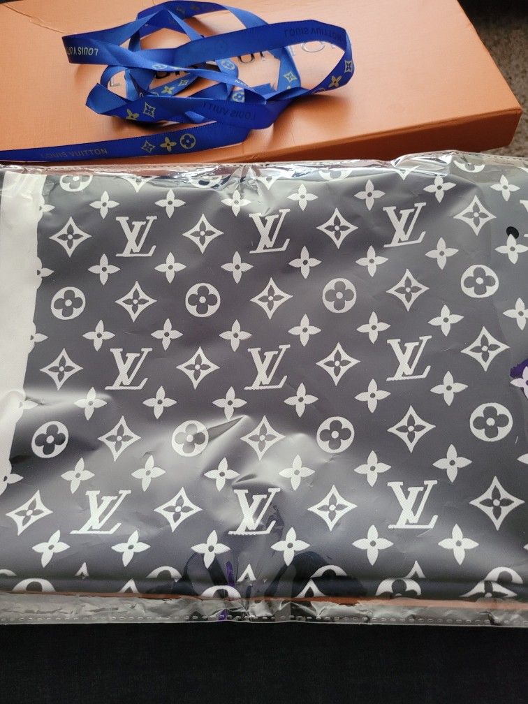 Lv Scarf