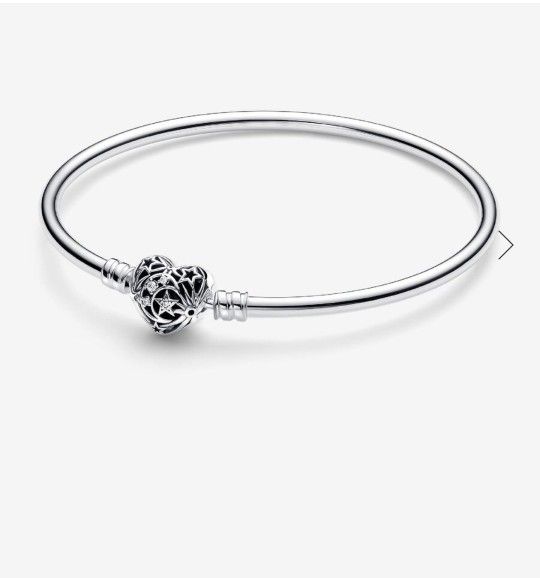 Pandora Celestial Heart Clasp Bangle
Sterling silver