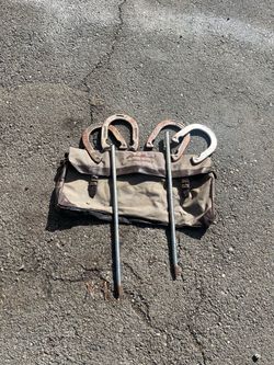 Eddie Bauer Horseshoe Set with Carry Bag