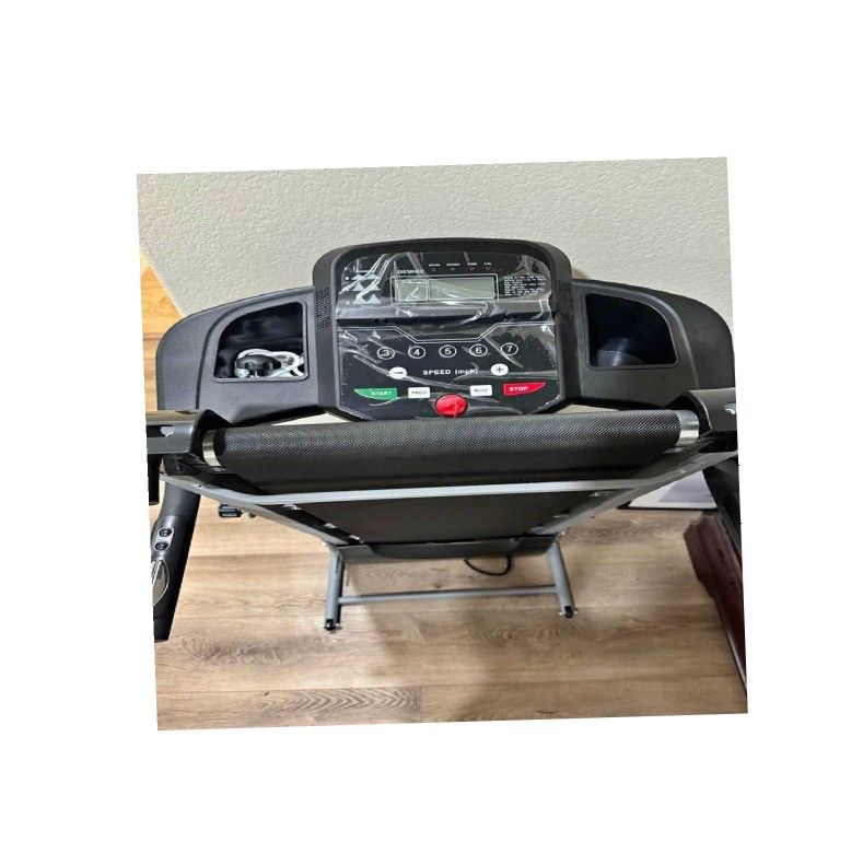 Life Fitness Treadmill Commercial Grade Exercise Equipment player front