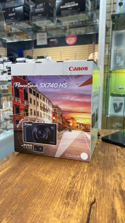 Canon Powershot SX740 HS with bonus bag