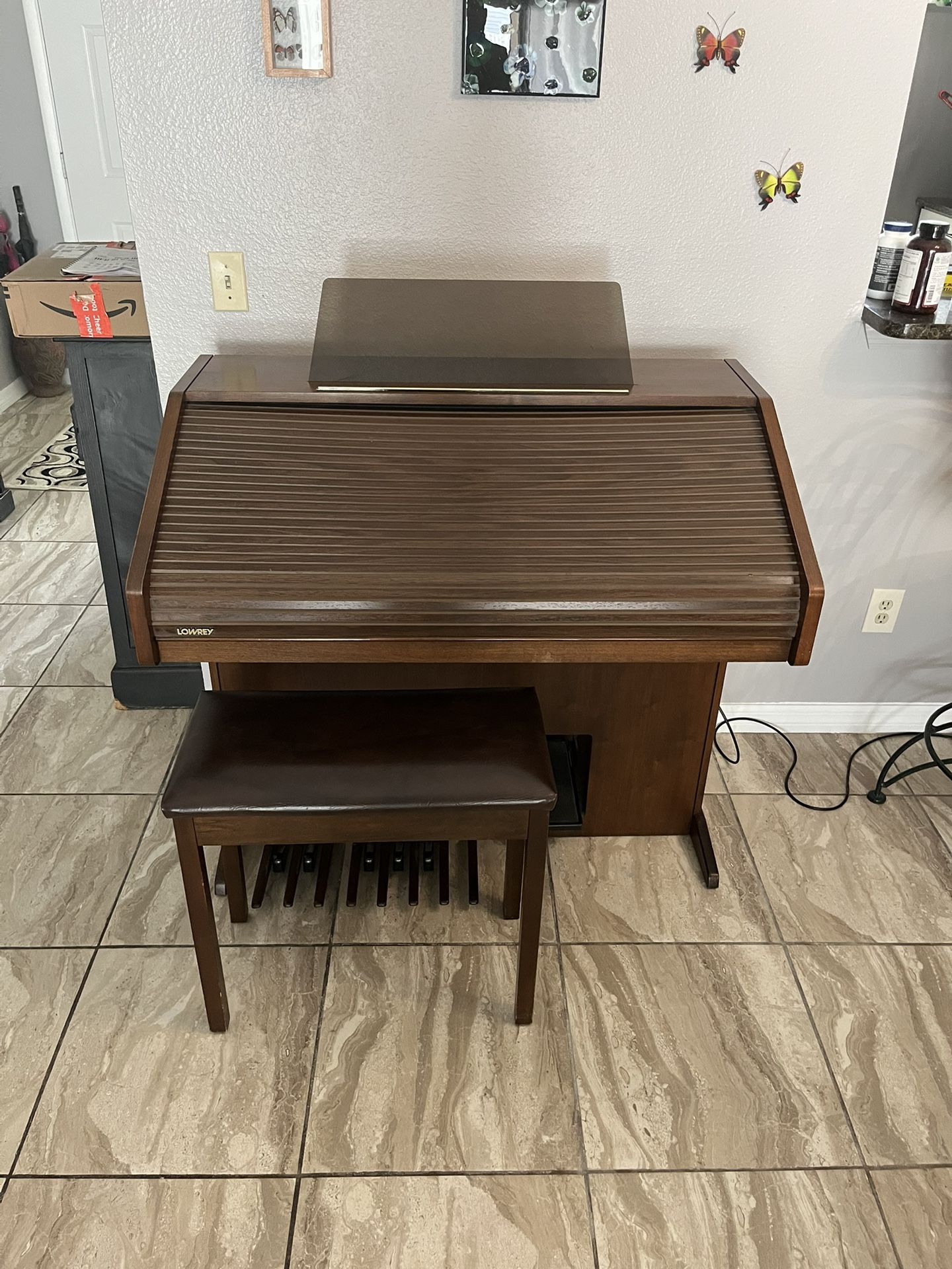 Lowrey Organ Fully Functional