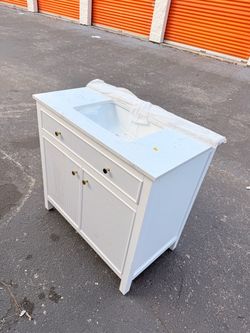 Allen Sandbanks 36-in White Undermount Single Sink Bathroom Vanity with White Engineered Stone Top (F...