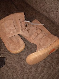 Kid boots