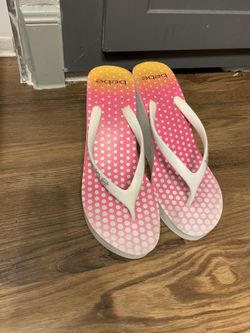 Bebe flip-flops heels -size 10 (large) white polka dot
