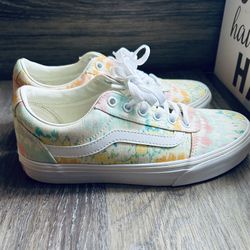 The Vans Ward 'Psychedelic Tie Dye'  Size 7 Wms 