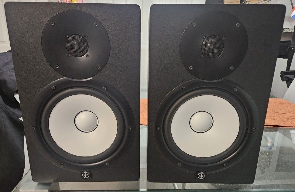 Speakers Yamaha HS8