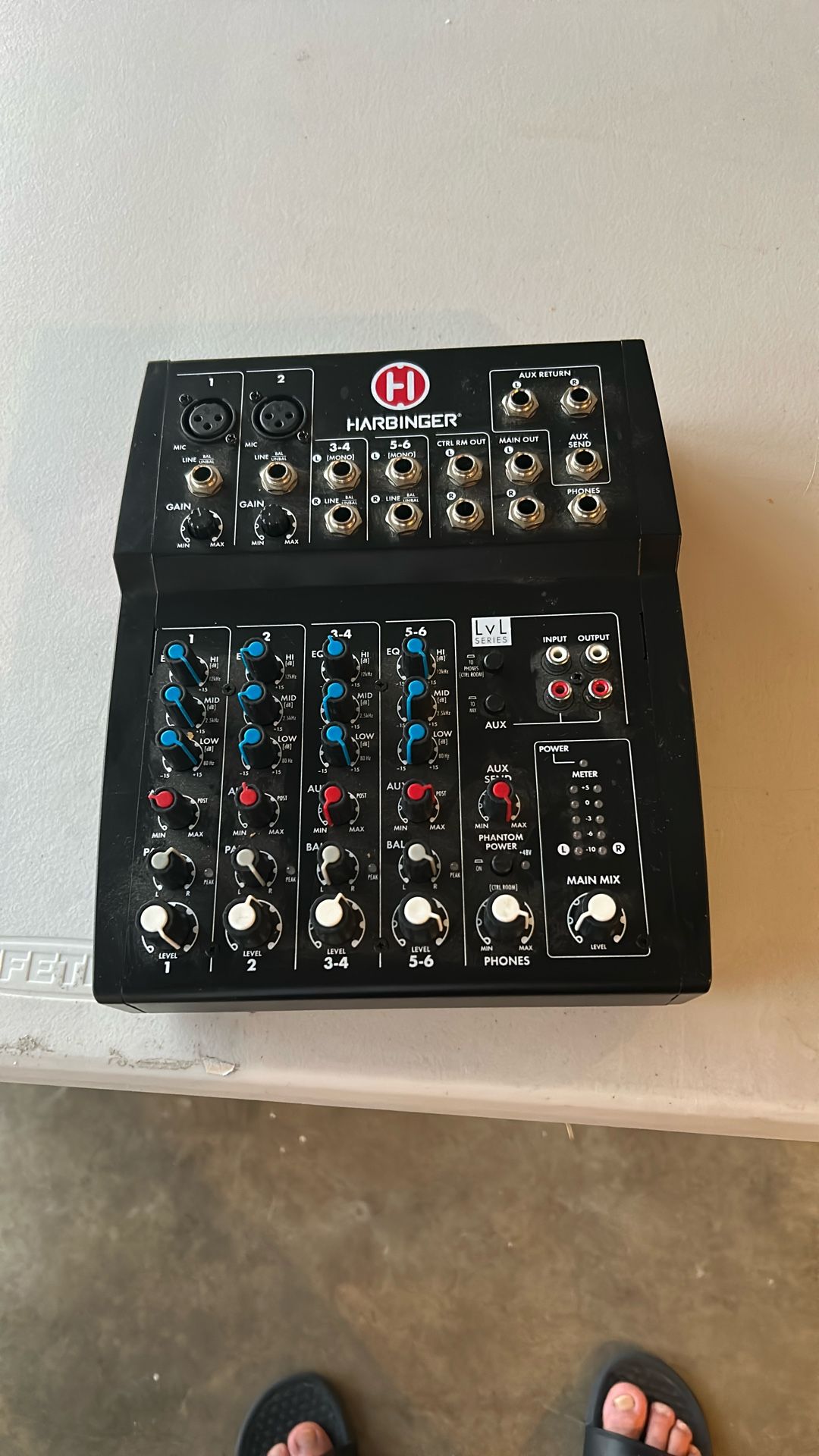 Harbinger L802 Powered Mixer