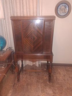 Antique  speakeasy bar 1929