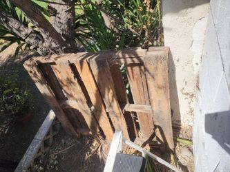 Free wood and pallet