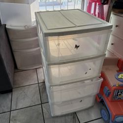 Free Free Toys, Drawers, Clothes Ect 