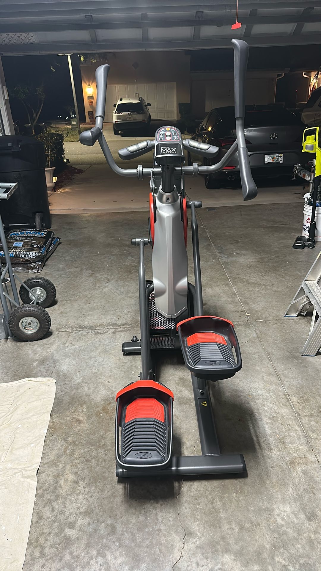 Bow flex  Max Trainer 