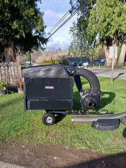 Craftsman chipper & trailer. 3 Inch chipper. 900 series. Briggs and stratton And hookups.